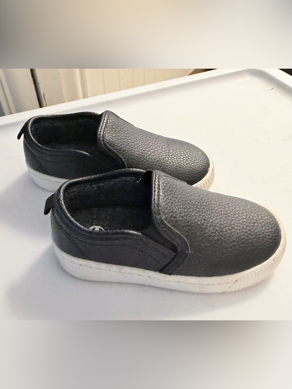 Kids Slip-On Sneakers in Black